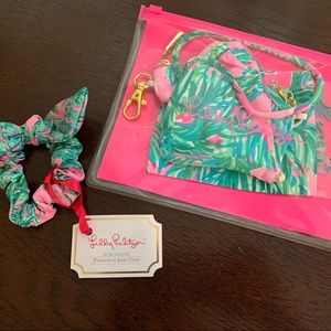 Lilly Pulitzer Mask with container set.  Hair tie scrunchie.